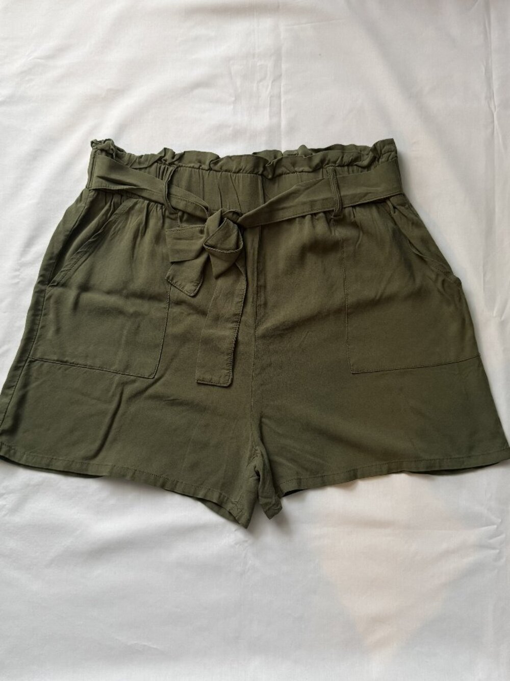 Joe B Olive Green High Waisted Paperbag Tie Belt Utility Shorts Large